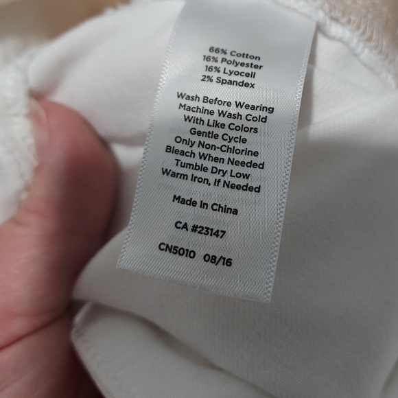 Talbots White Flawless Five-Pocket Slim Ankle Denim Jeans in Size 12 - Picture 12 of 13